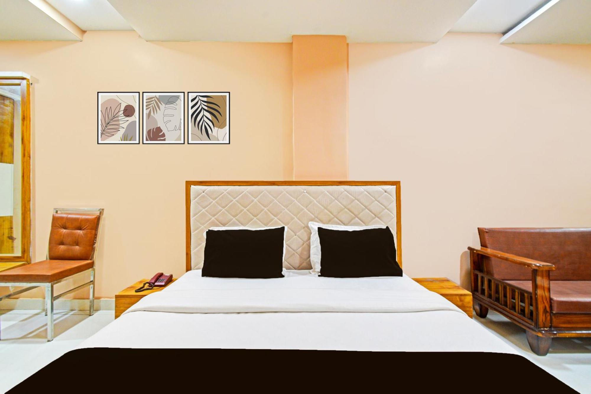 Super Townhouse Mancherial Mancheral Ngoại thất bức ảnh