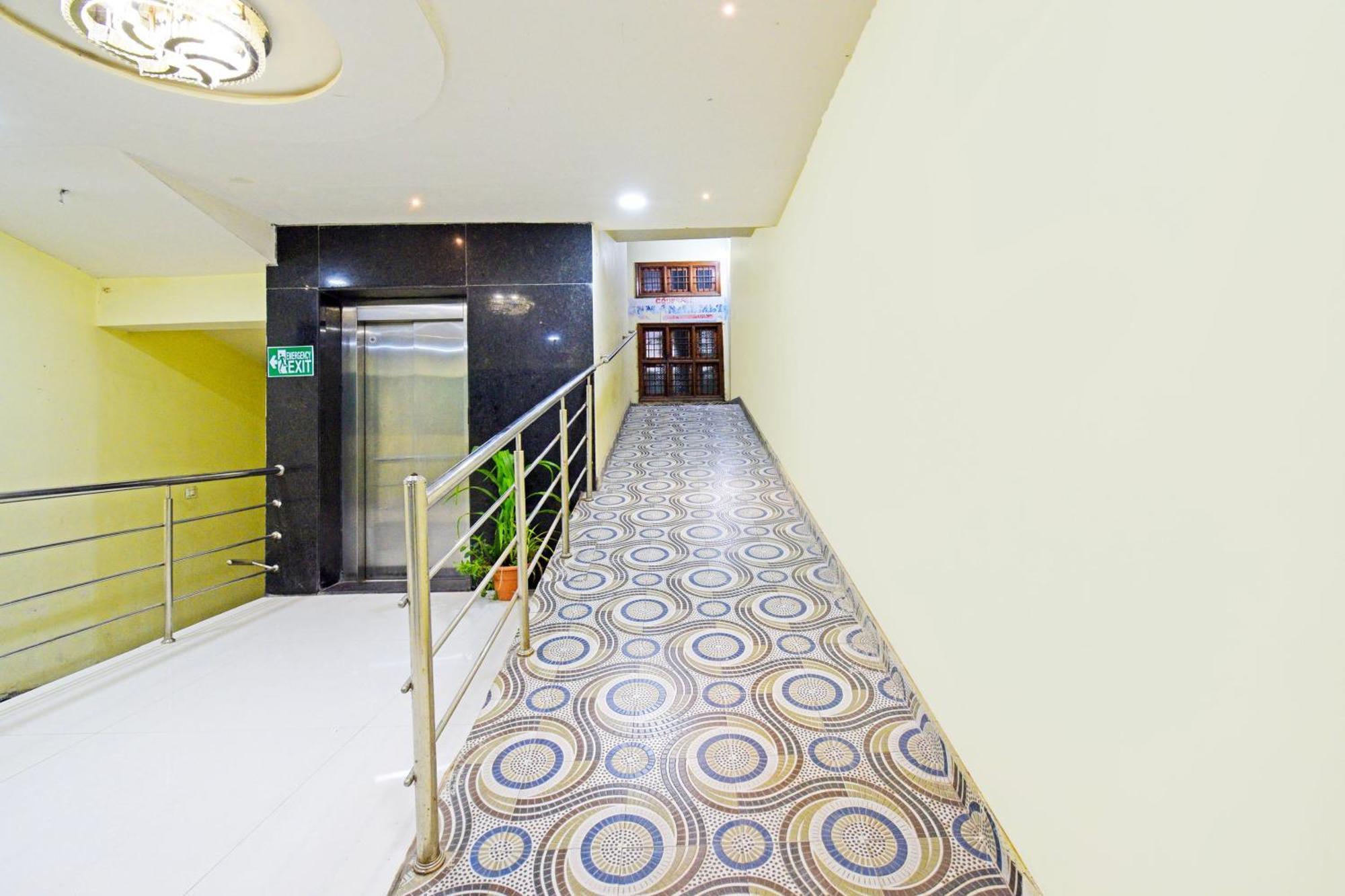 Super Townhouse Mancherial Mancheral Ngoại thất bức ảnh